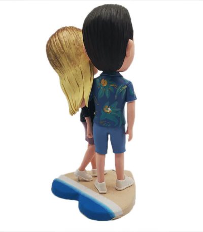 Personalized Traveling Couple in Shorts Bobblehead