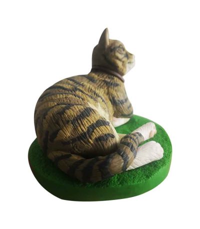 A Bi Color Kitten Bobblehead
