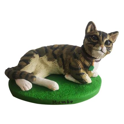 A Bi Color Kitten Bobblehead